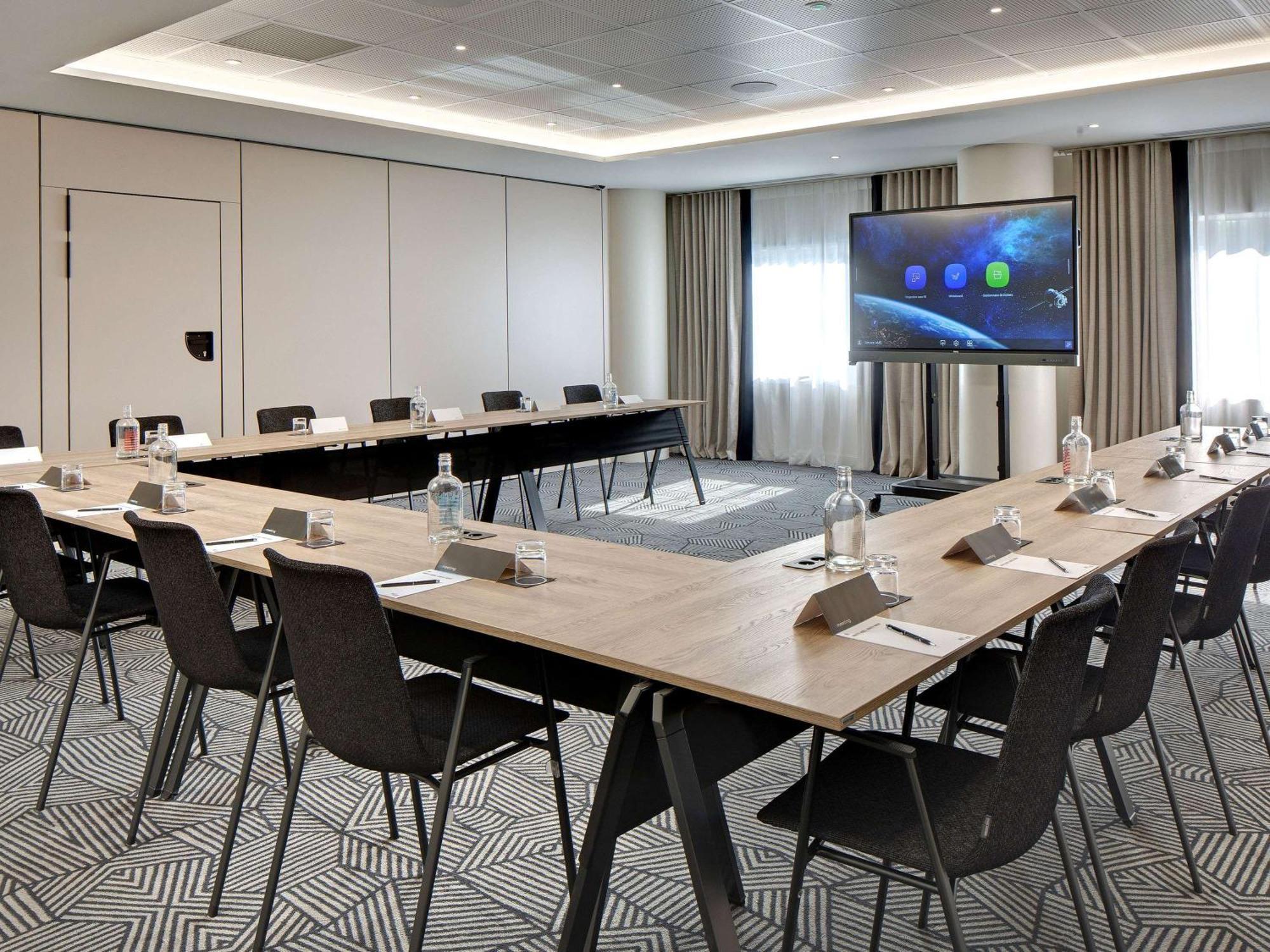Pullman La Pleiade Montpellier Centre Hotel Екстериор снимка