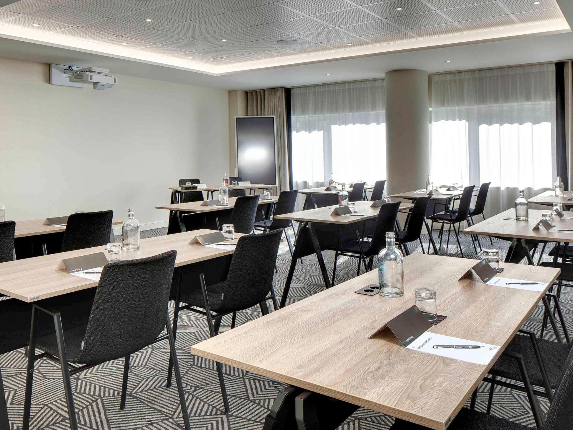 Pullman La Pleiade Montpellier Centre Hotel Екстериор снимка